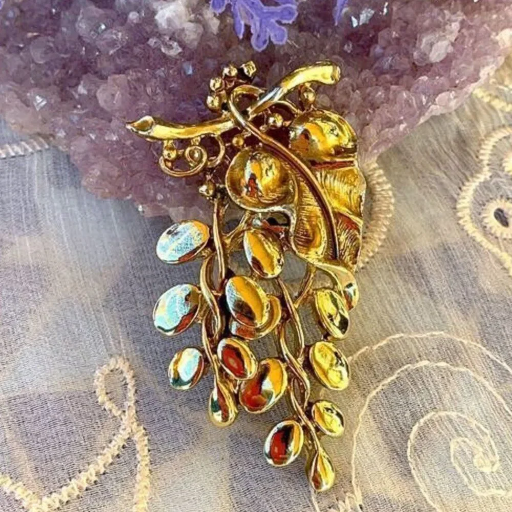 Vintage Grape Cluster Brooch in Gold Tone